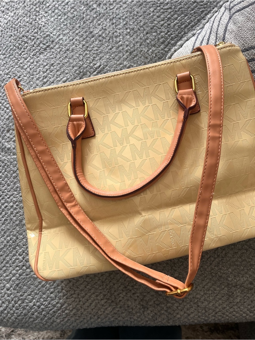 Michael Kors yellow Signature Tote Bag - Picture 4 of 6